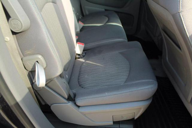 Photo of 2016 Blue Velvet Metallic Chevrolet Traverse