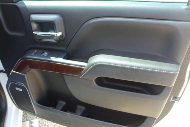 Photo of 2018 White GMC Sierra 1500