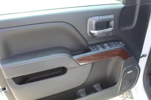 Photo of 2018 White GMC Sierra 1500