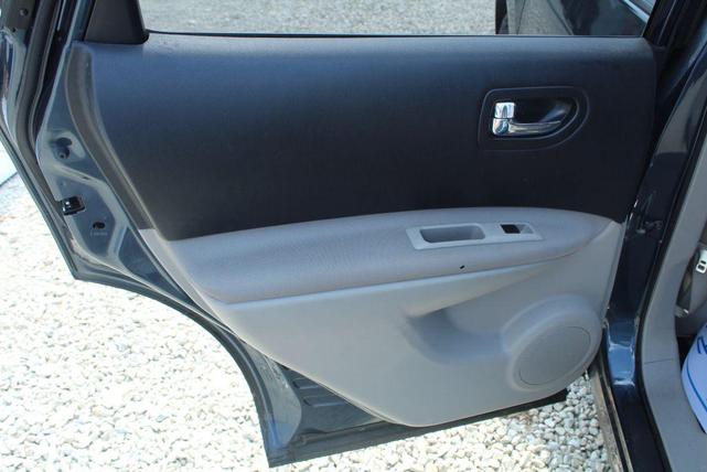 Photo of 2013 Graphite Blue Metallic Nissan Rogue
