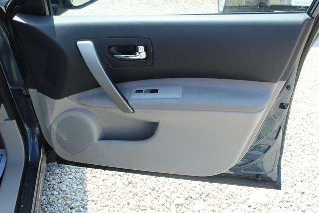 Photo of 2013 Graphite Blue Metallic Nissan Rogue