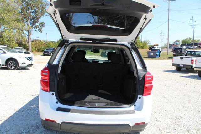 Photo of 2017 White Chevrolet Equinox