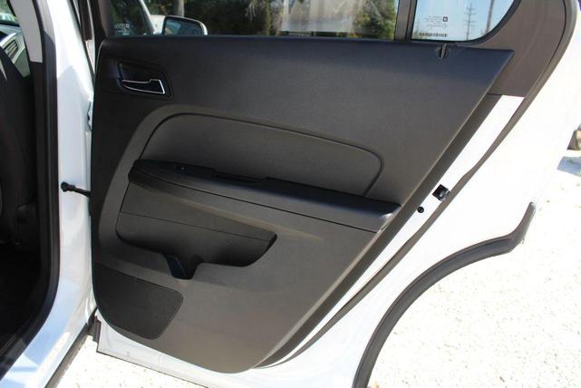 Photo of 2017 White Chevrolet Equinox