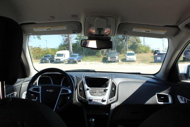 Photo of 2017 White Chevrolet Equinox
