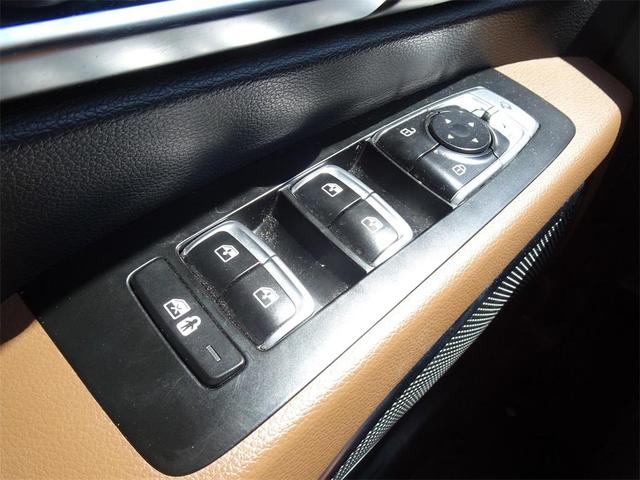 Photo of 2020 Snow White Pearl Kia Telluride