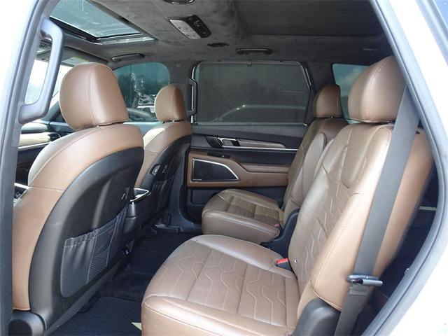 Photo of 2020 Snow White Pearl Kia Telluride