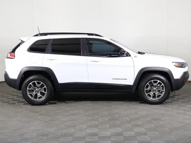 Photo of 2022 Bright White Clearcoat Jeep Cherokee