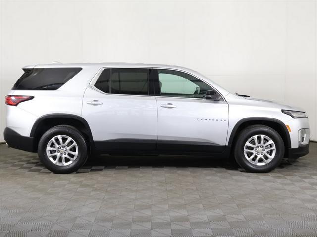 Photo of 2022 Silver Ice Metallic Chevrolet Traverse