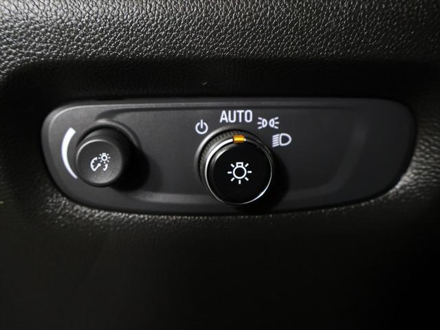 Photo of 2022 Silver Ice Metallic Chevrolet Traverse