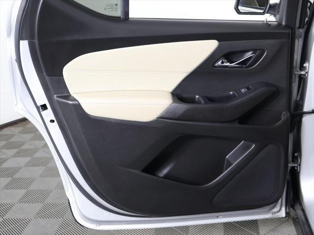 Photo of 2022 Silver Ice Metallic Chevrolet Traverse