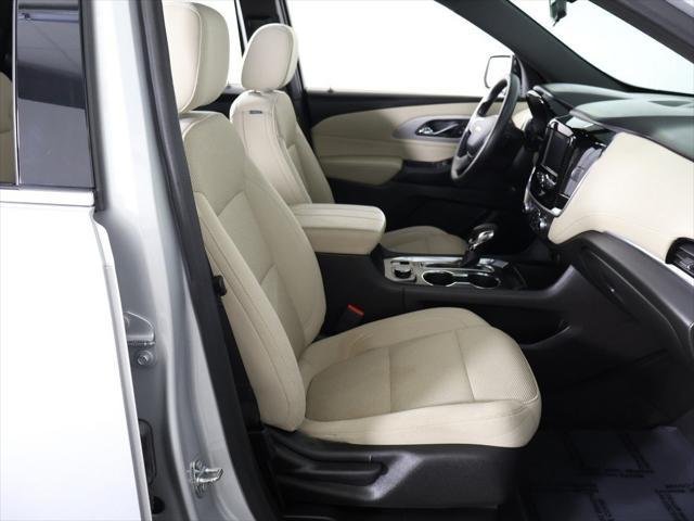 Photo of 2022 Silver Ice Metallic Chevrolet Traverse