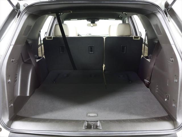 Photo of 2022 Silver Ice Metallic Chevrolet Traverse