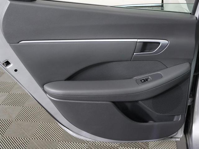 Photo of 2021 Shimmering Silver Pearl Hyundai SONATA
