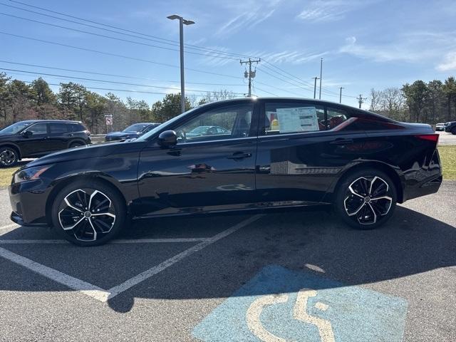 Photo of 2025 Black Nissan Altima