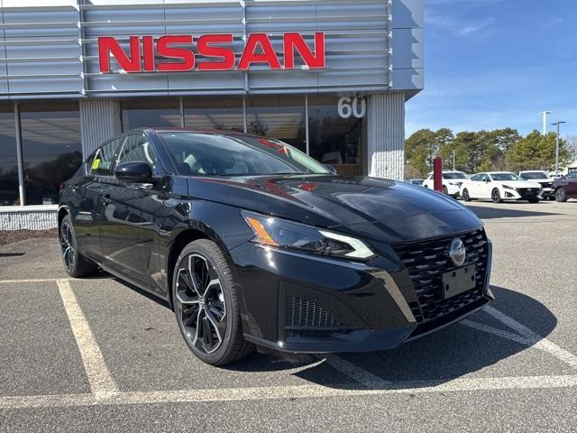 Photo of 2025 Black Nissan Altima