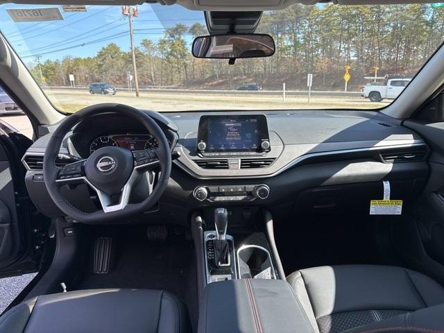 Photo of 2025 Black Nissan Altima