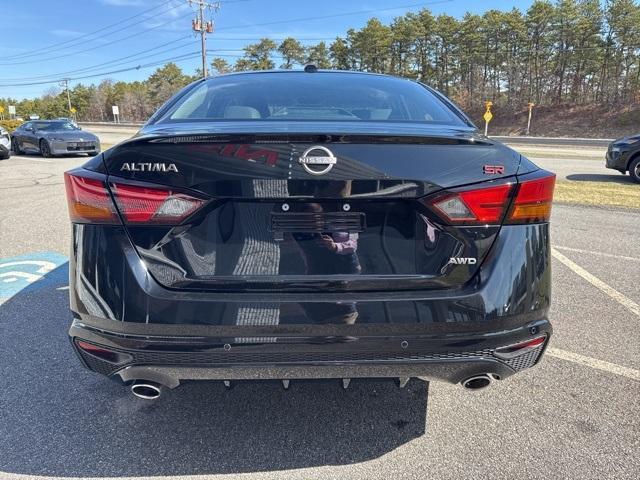 Photo of 2025 Black Nissan Altima