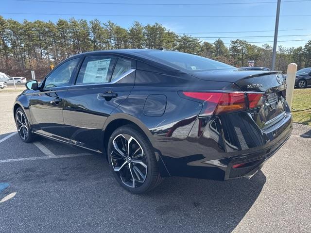 Photo of 2025 Black Nissan Altima