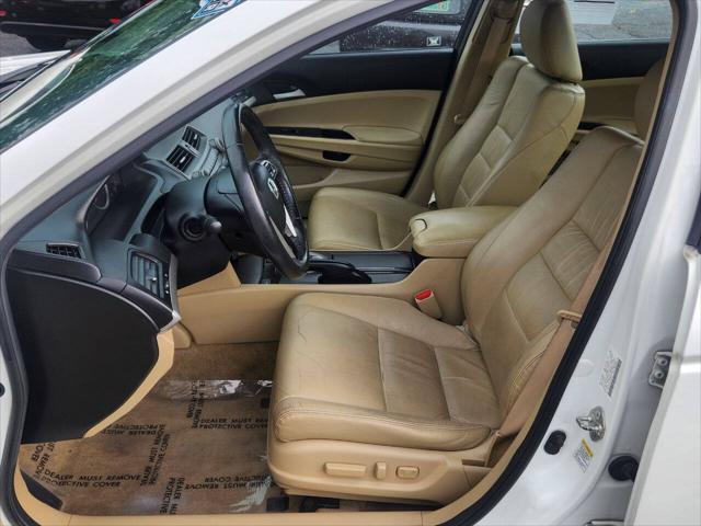 Photo of 2012 White Honda Accord