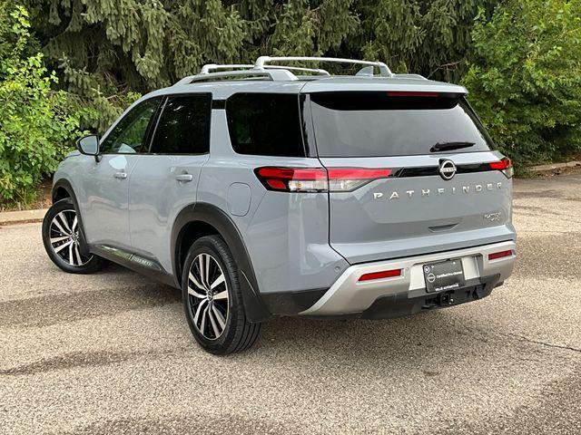 Photo of 2023 Boulder Gray Pearl Nissan Pathfinder
