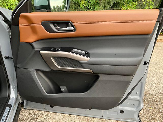 Photo of 2023 Boulder Gray Pearl Nissan Pathfinder