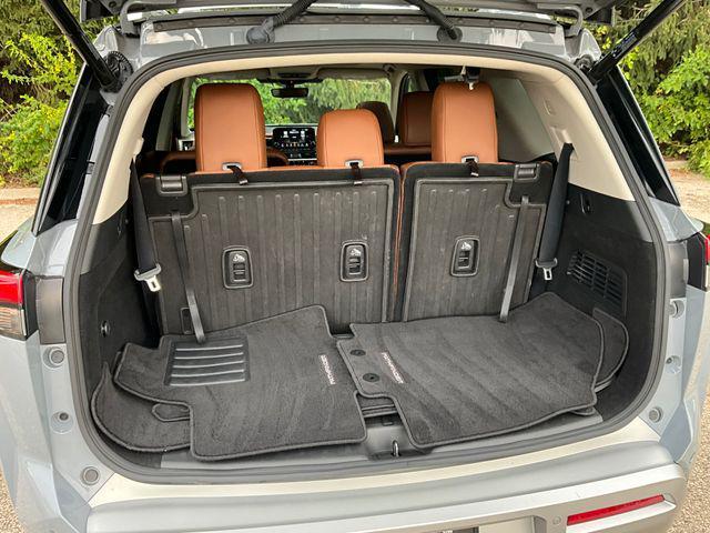 Photo of 2023 Boulder Gray Pearl Nissan Pathfinder