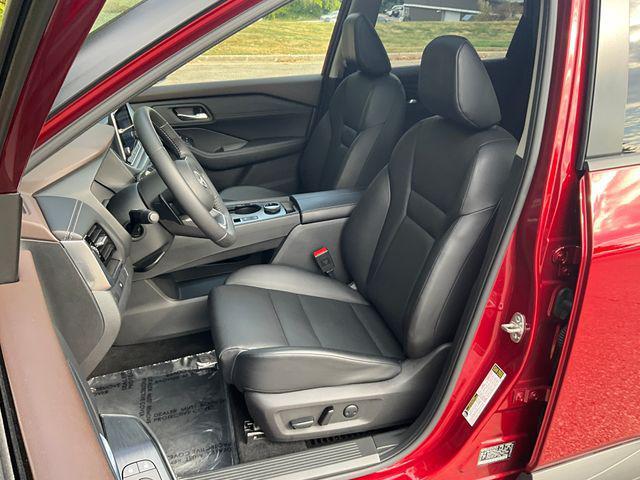 Photo of 2022 Scarlet Ember Tintcoat Nissan Rogue
