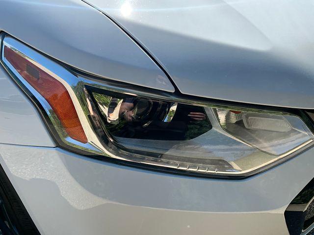 Photo of 2019 Summit White Chevrolet Traverse