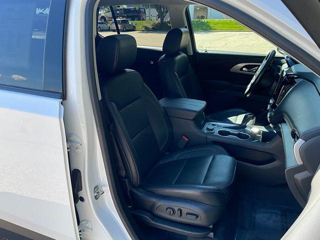 Photo of 2019 Summit White Chevrolet Traverse