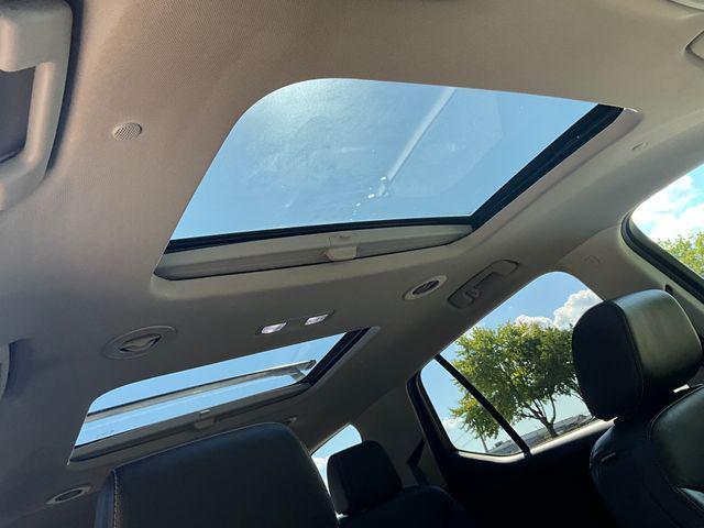 Photo of 2019 Summit White Chevrolet Traverse