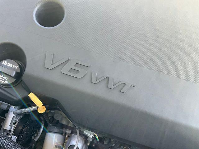 Photo of 2019 Summit White Chevrolet Traverse