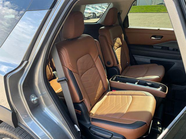 Photo of 2025 Gun Metallic Nissan Pathfinder