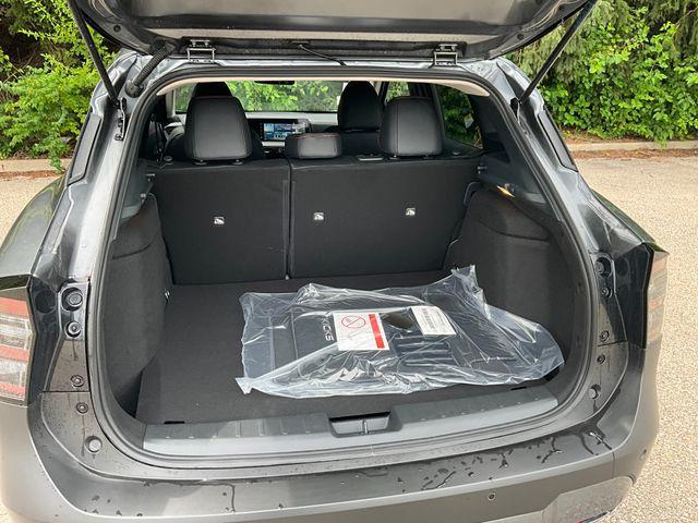 Photo of 2025 Gun Metallic Nissan Kicks