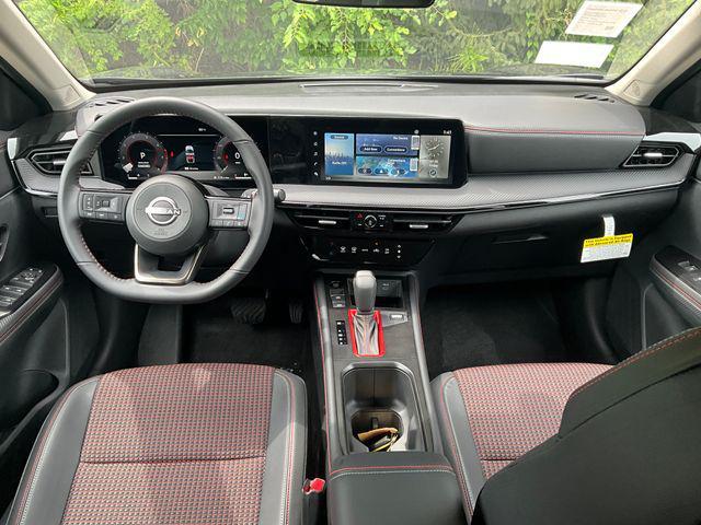 Photo of 2025 Gun Metallic Nissan Kicks