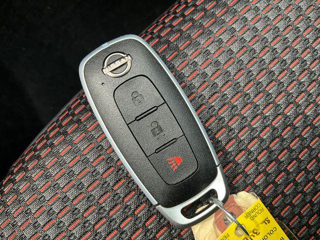Photo of 2025 Gun Metallic Nissan Kicks