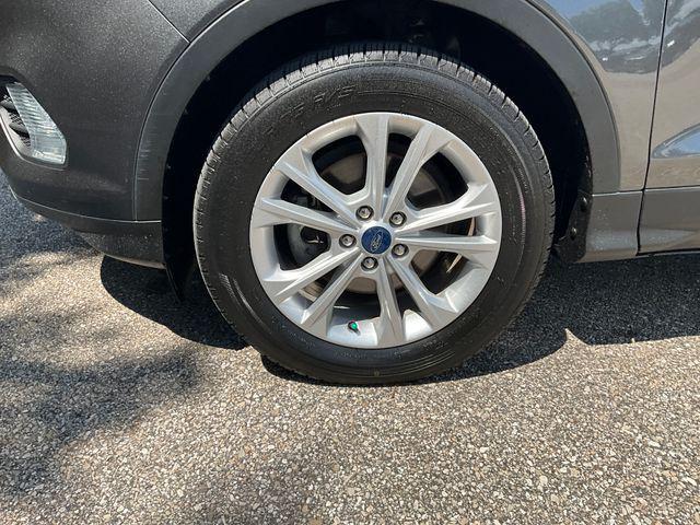 Photo of 2019 Magnetic Ford Escape