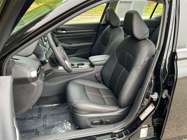 Photo of 2022 Super Black Nissan Altima