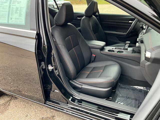 Photo of 2022 Super Black Nissan Altima