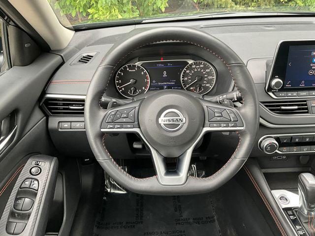Photo of 2022 Super Black Nissan Altima