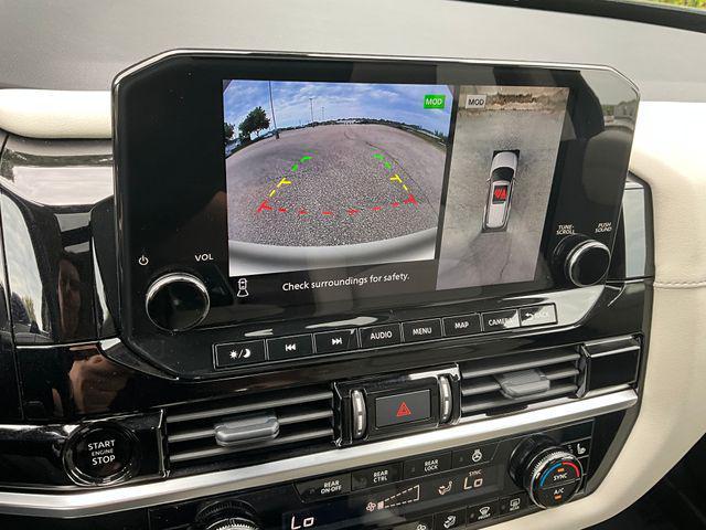 Photo of 2025 Obsidian Green Pearl Nissan Pathfinder