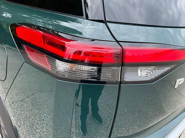 Photo of 2025 Obsidian Green Pearl Nissan Pathfinder