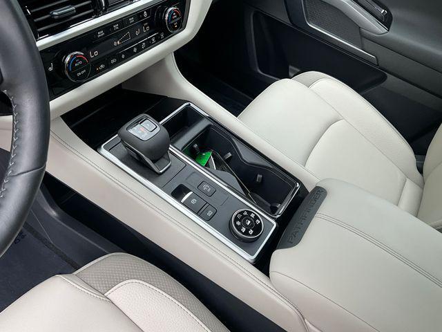 Photo of 2025 Obsidian Green Pearl Nissan Pathfinder