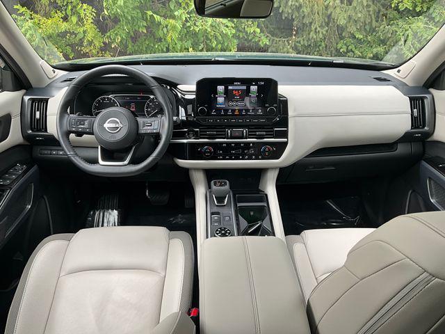 Photo of 2025 Obsidian Green Pearl Nissan Pathfinder