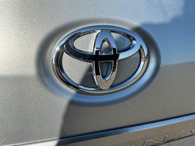 Photo of 2014 Silver Sky Metallic Toyota Sienna