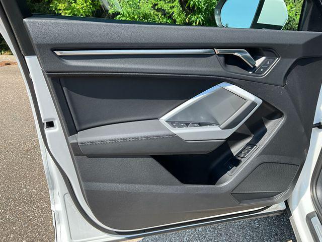 Photo of 2022 Ibis White Audi Q3