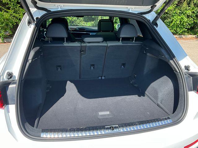 Photo of 2022 Ibis White Audi Q3