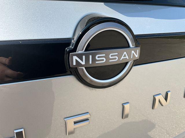 Photo of 2023 Brilliant Silver Metallic Nissan Pathfinder