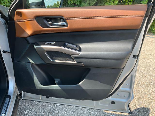 Photo of 2023 Brilliant Silver Metallic Nissan Pathfinder