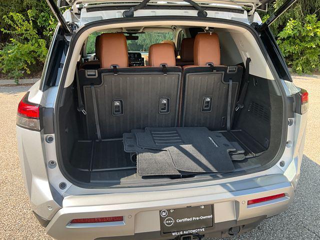 Photo of 2023 Brilliant Silver Metallic Nissan Pathfinder