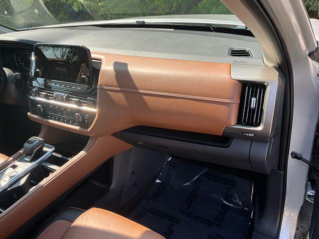 Photo of 2023 Brilliant Silver Metallic Nissan Pathfinder